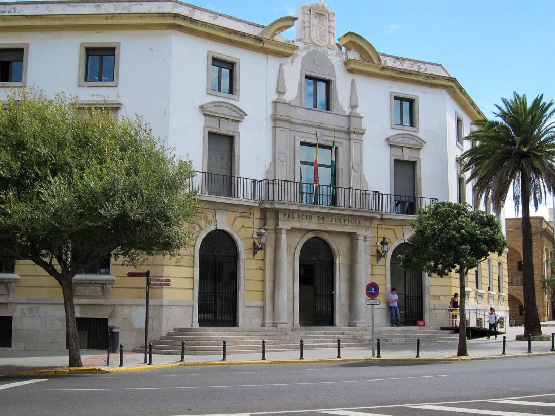 Fachada del Palacio de Justicia de Cádiz