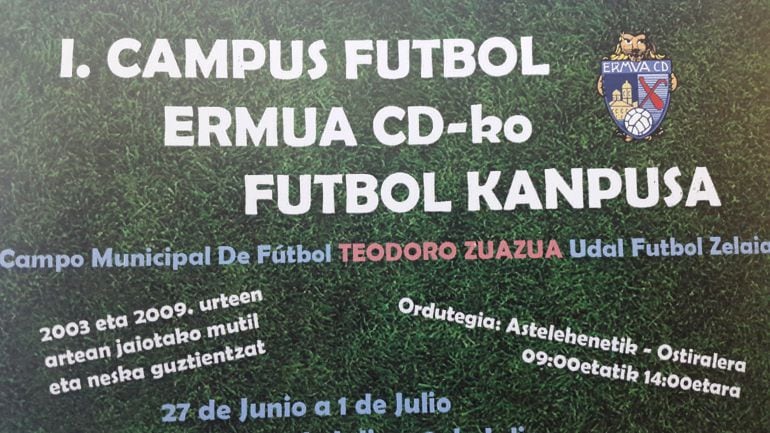 Detalle del cartel anunciador del Campus de Verano del CD Ermua