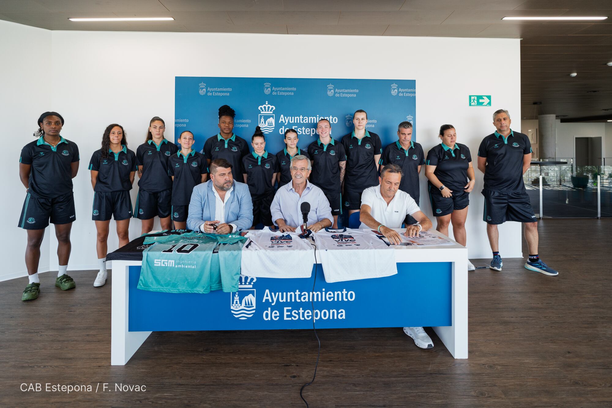 Presentación Torneo Vive y equipaciones del CAB Estepona