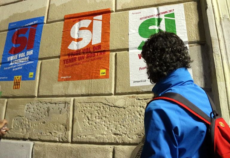 Carteles por el &#039;sí&#039; en el Ayuntamiento de Sabadell 