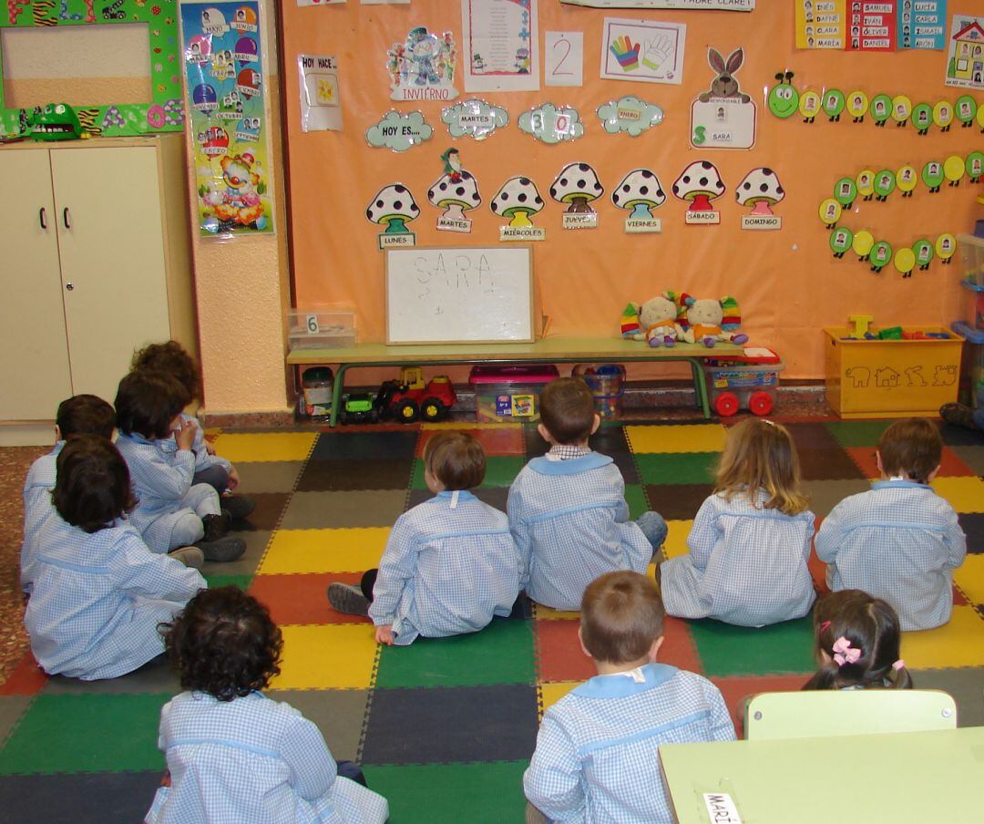 Algunos de los niños y niñas de las aulas de infantil del Colegio Claret.