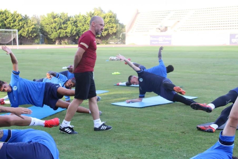 Cabello ya ejerce como entrenador celeste.