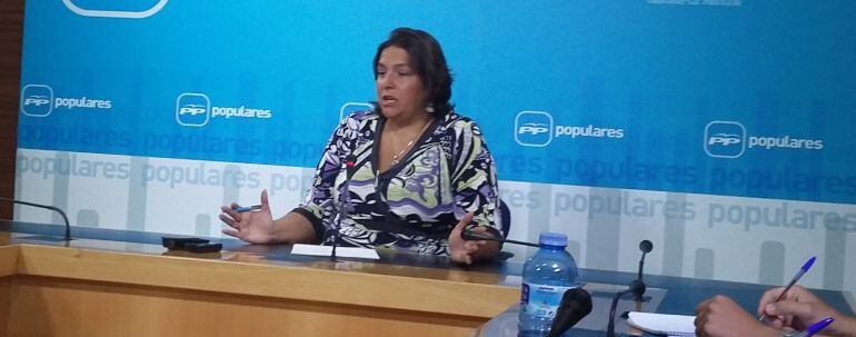 Cesarea Arnedo durante su comparecencia ante los medios