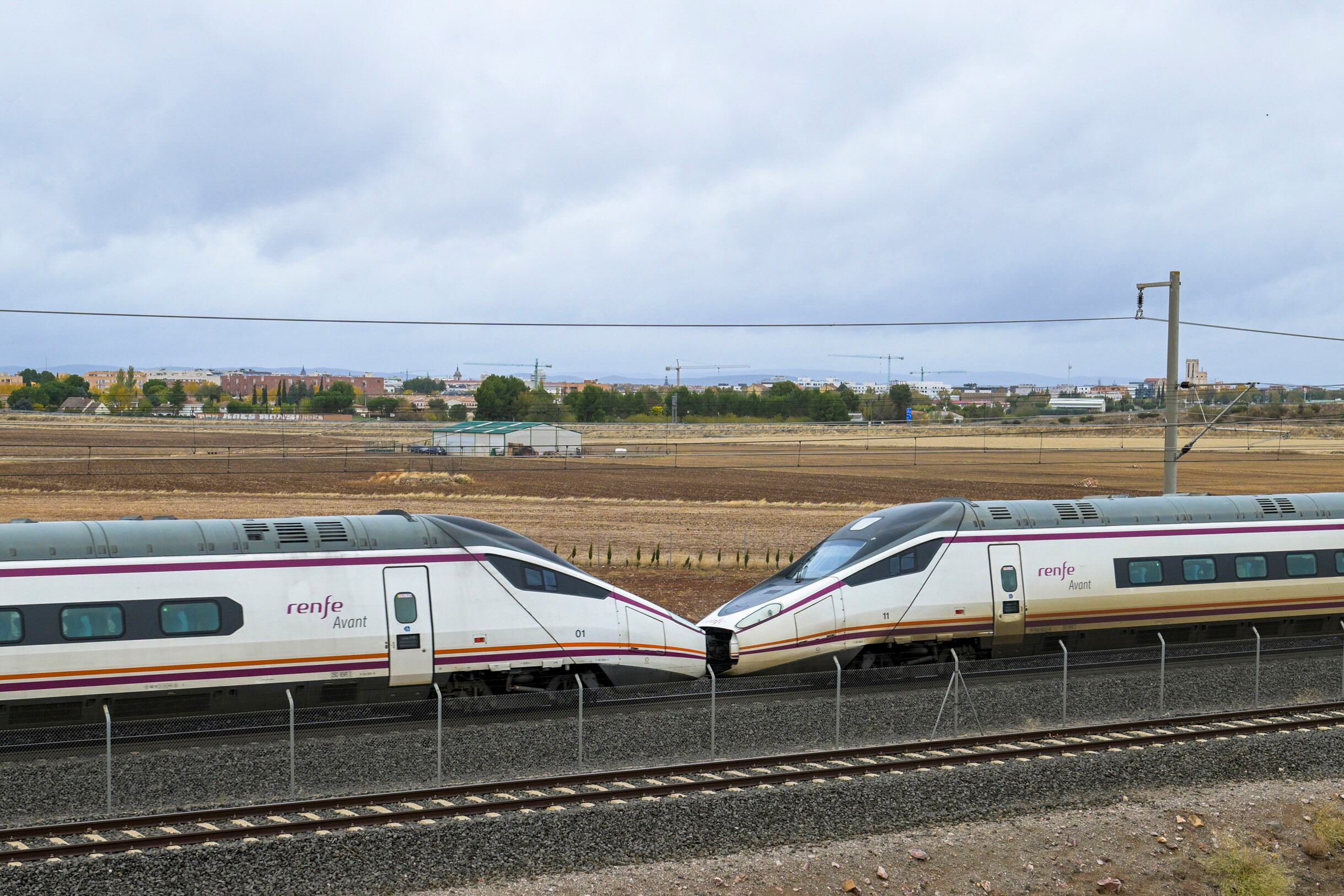 Una imagen de archivo de un tren en Ciudad Real. EFE/ Jesús Monroy