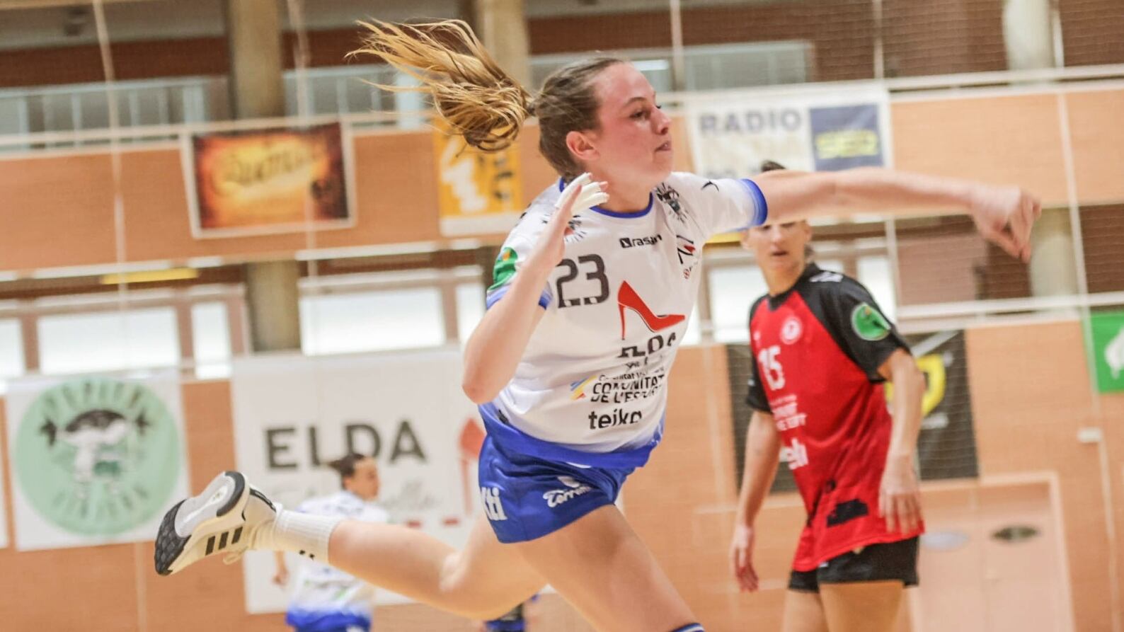 El Elda Prestigio quiere su primera victoria televisada