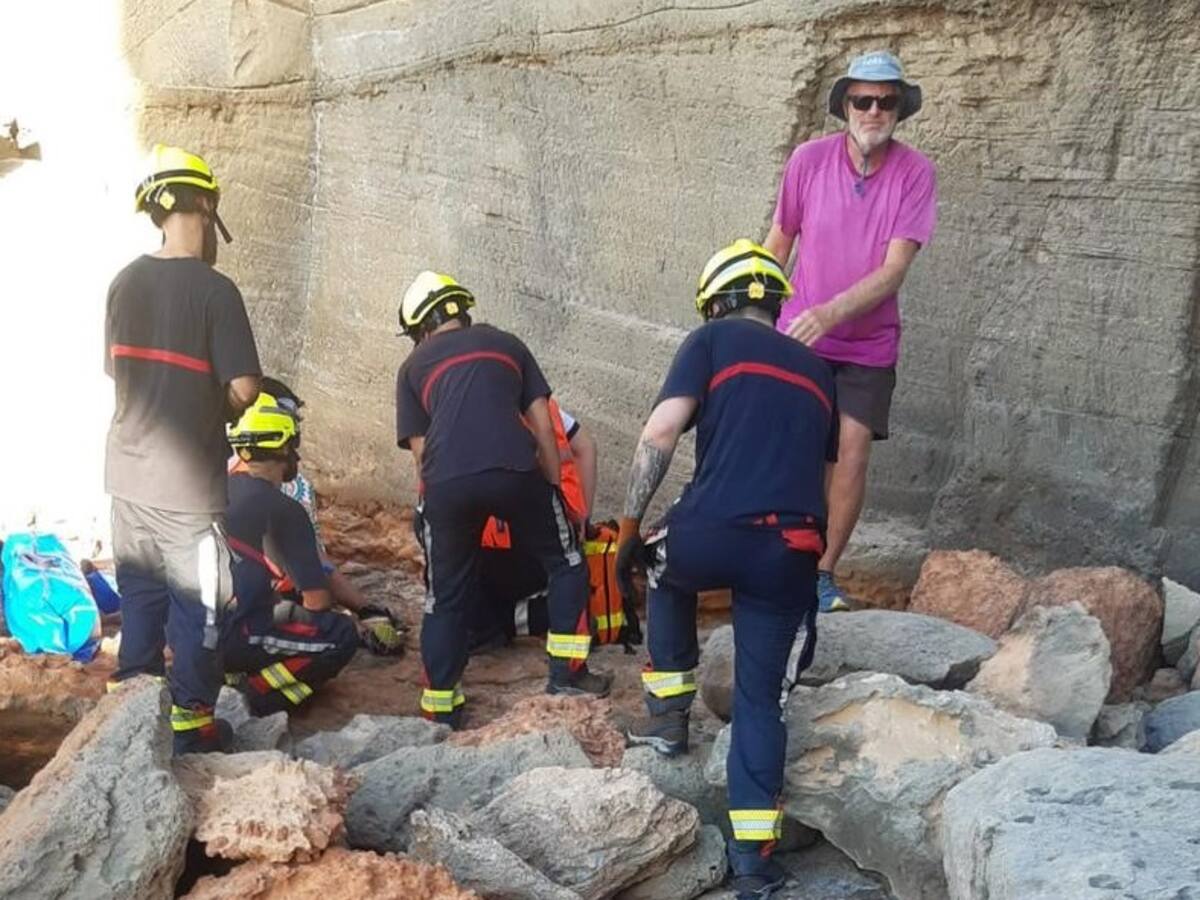 Herido un hombre de 57 años tras precipitarse por un acantilado desde una altura de dos metros en Formentera