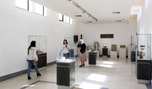 Visitantes el día de la reapertura del museo