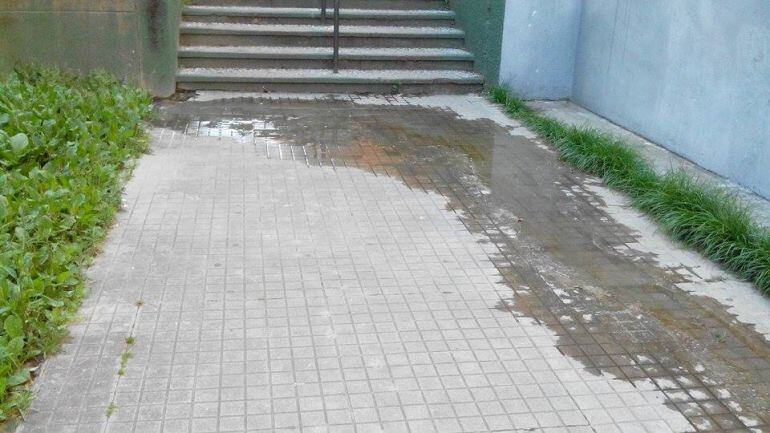 Vertido de fecales en la zona de la UNED, junto a EMALGESA