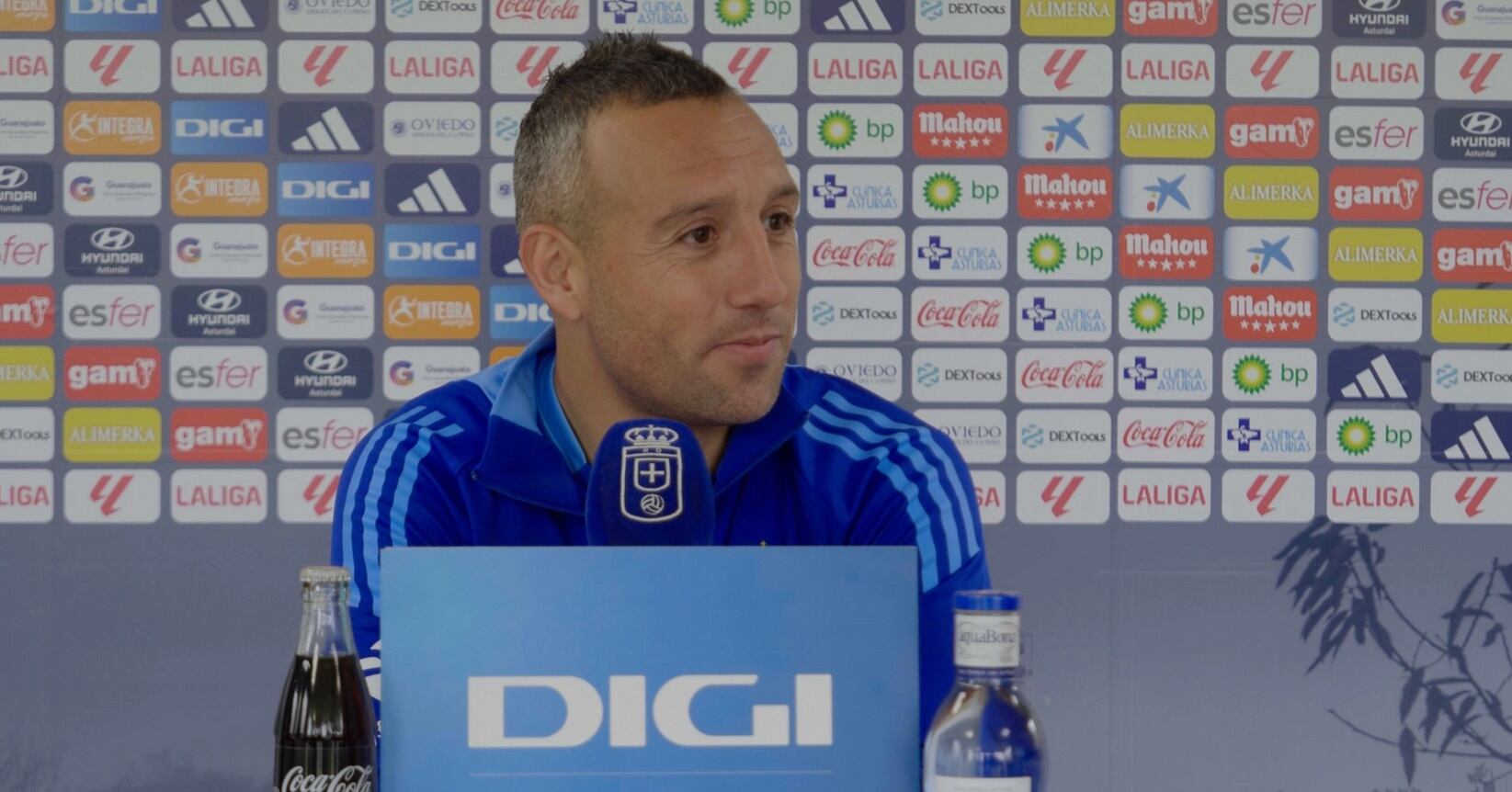 Santi Cazorla, durante la conferencia de prensa ofrecida en Oviedo
