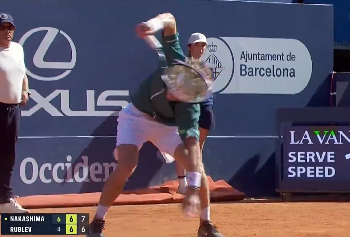 El enfado de Andrey Rublev justo después de caer reliminado en la segunda ronda del Torneo Conde de Godó