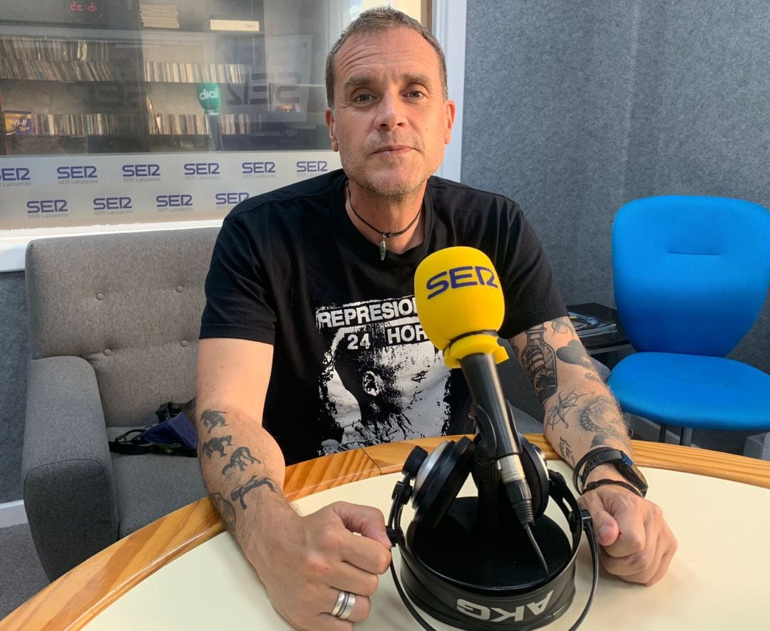 José María de Páiz en los estudios de SER Lanzarote.