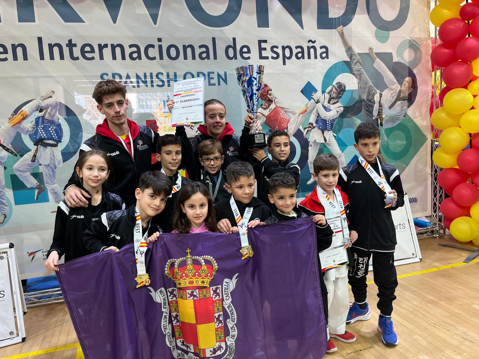 El Club Deportivo Kimte&#039;s brilla cargado de jiennenses en el Campeonato de España pre-cadete de Taekwondo.