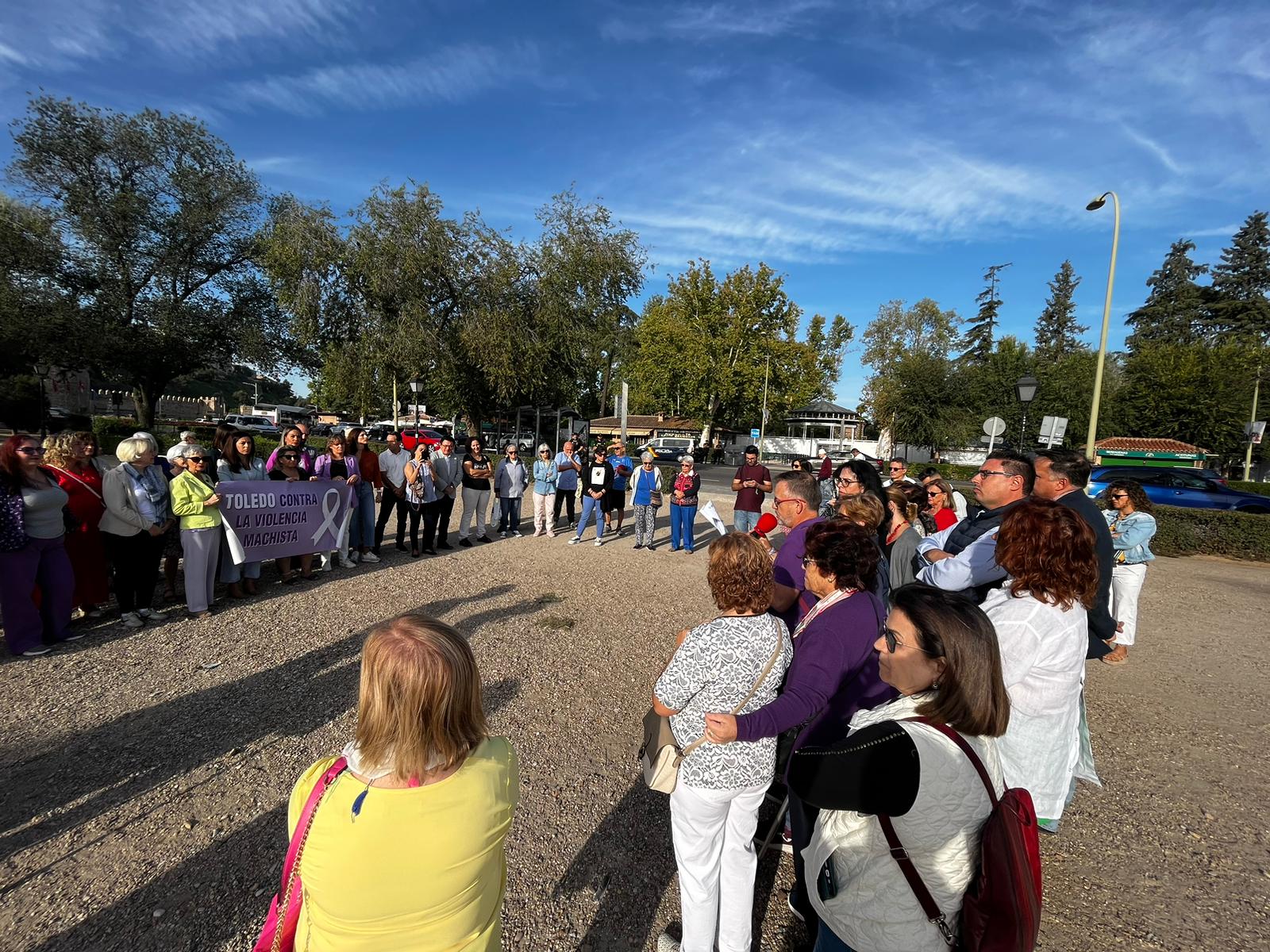 Unas enfrente de otras: la imagen de la división en la concentración contra la violencia de género en el Paseo de Sisebuto de Toledo