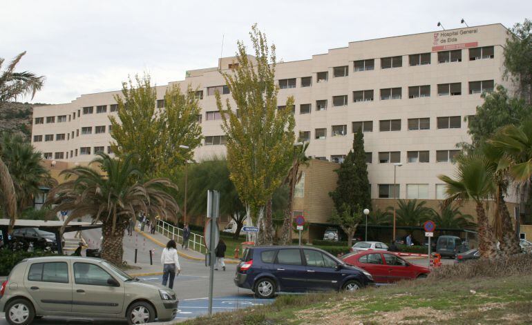 Las plantillas privadas del servicio de mantenimiento del Hospital de Elda mantendrán negociaciones con las empresas privadas para evitar recurrir a la huelga indefinida