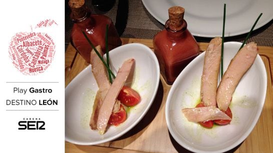 Gazpacho de fresa con ventresca ahumada (Nimú Azotea).