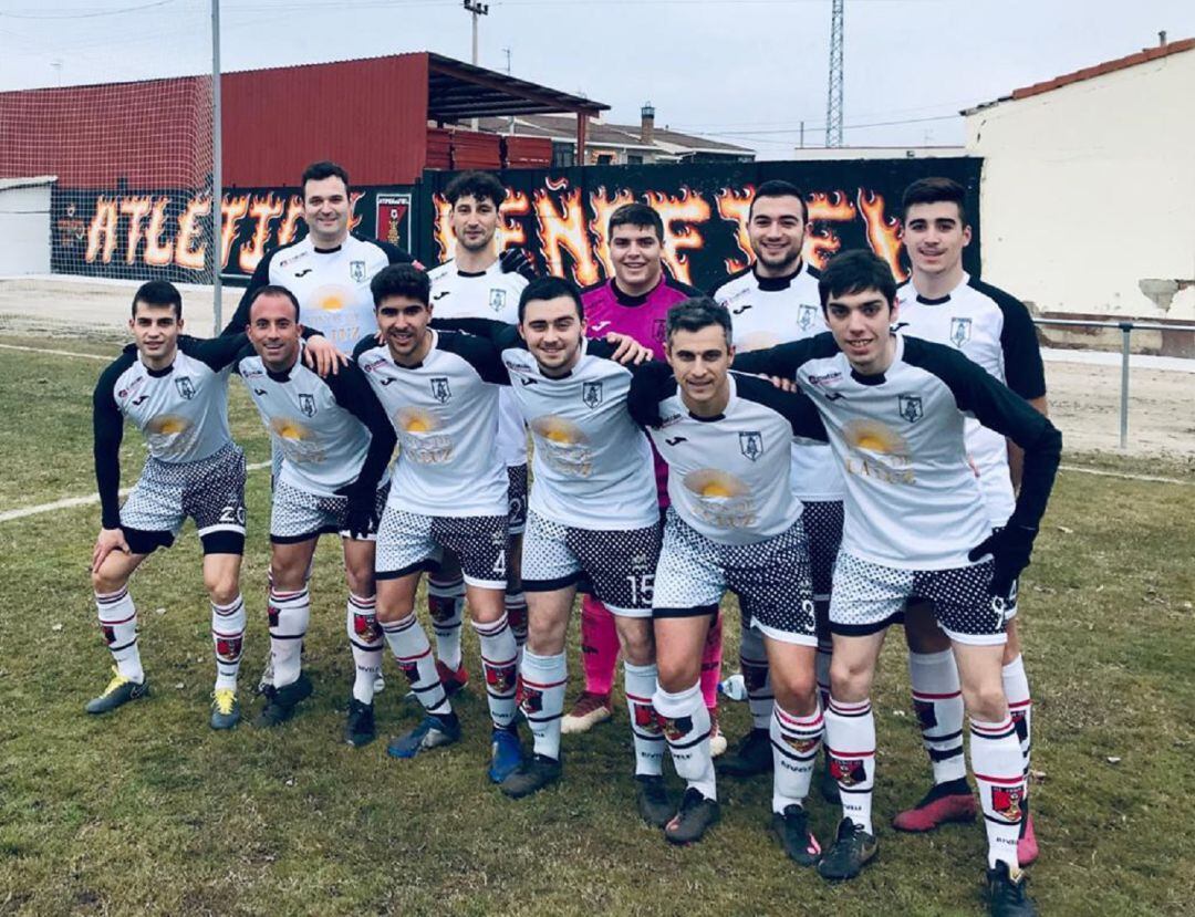 Los integrantes del Atlético Peñafiel durante un encuentro esta temporada.