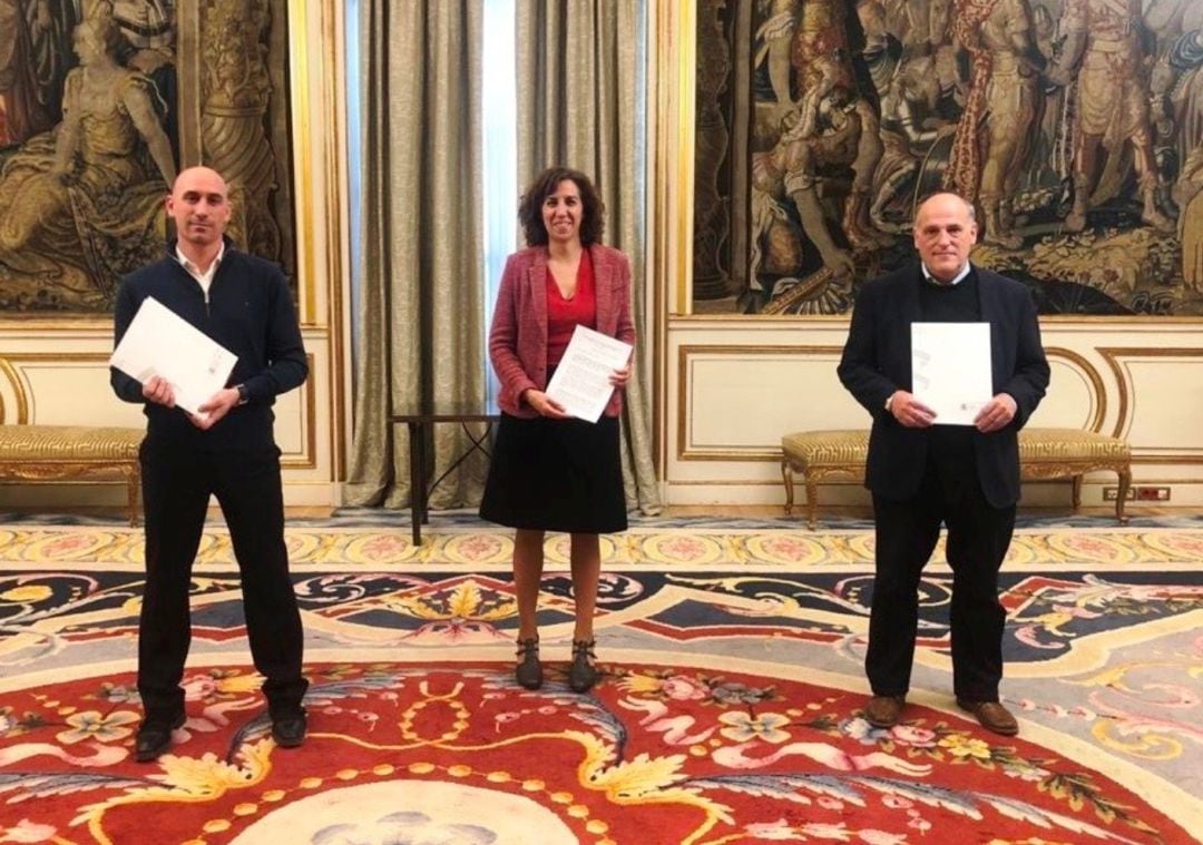 Luis Rubiales, Irene Lozano y Javier Tebas, tras la reunión. 