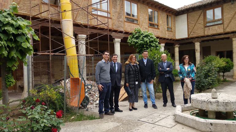 Representantes de la Diputación de Palencia visitando las obras de la Residencia San Marcos