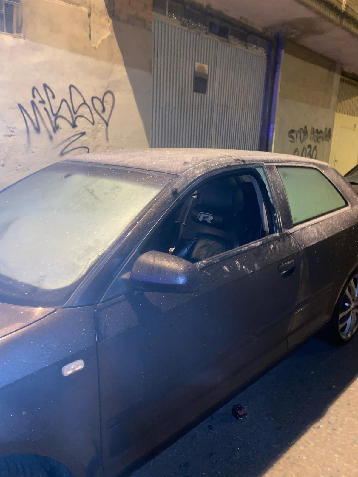 Uno de los coches afectados por la oleada de robos