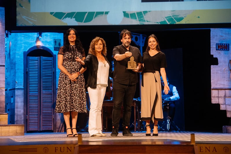 Isaki Lacuesta recibía el premio Ciudad de Huesca Carlos Saura del festival