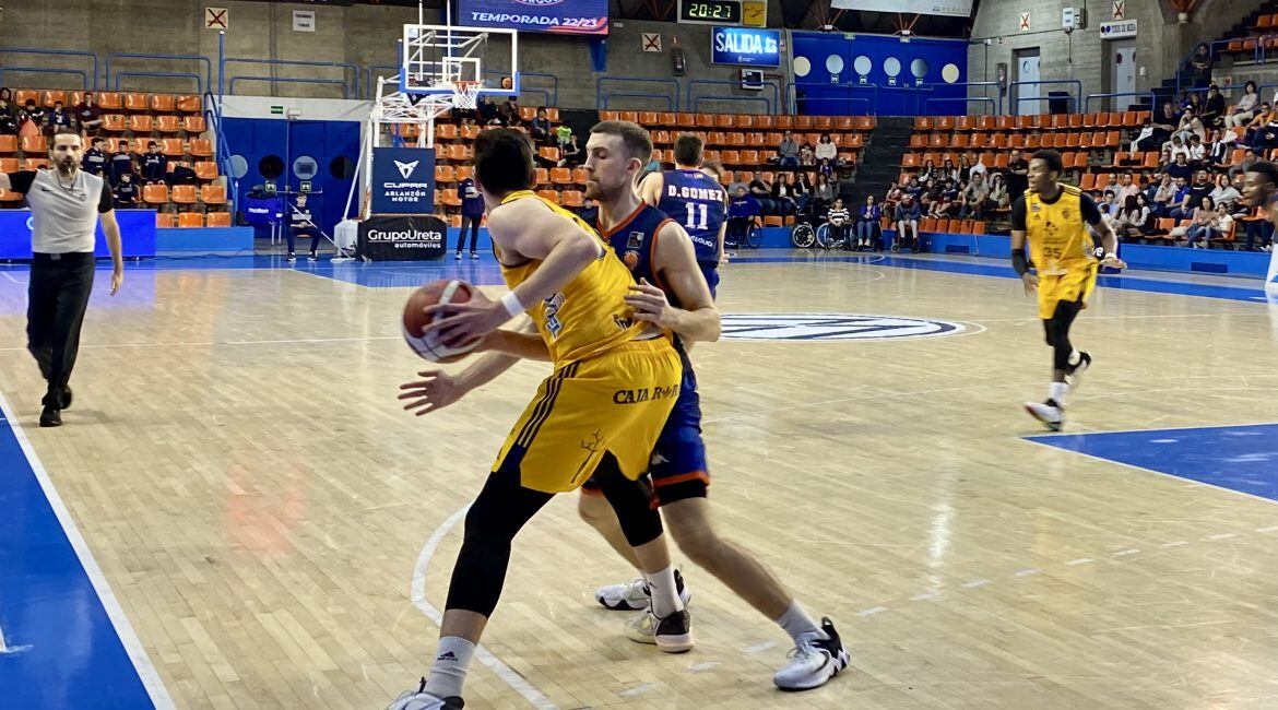 La escuadra berciana perdió ante el líder Tizona