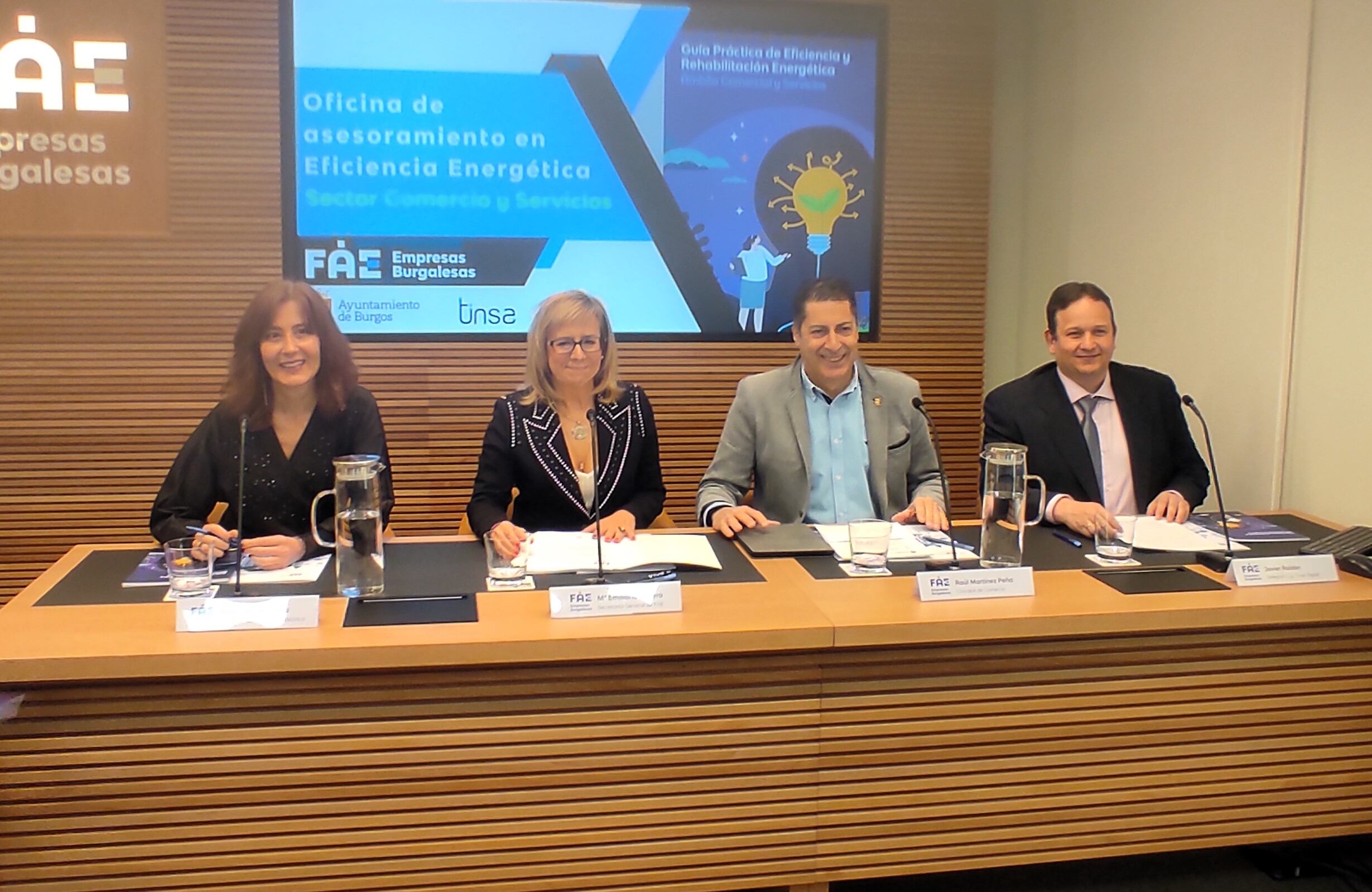 Rueda de prensa de FAE Burgos presentando la Guía Práctica de Eficiencia y Rehabilitación Energética y el informe de la primera campaña realizada entre las empresas y comercios de la capital. / Foto: Radio Castilla