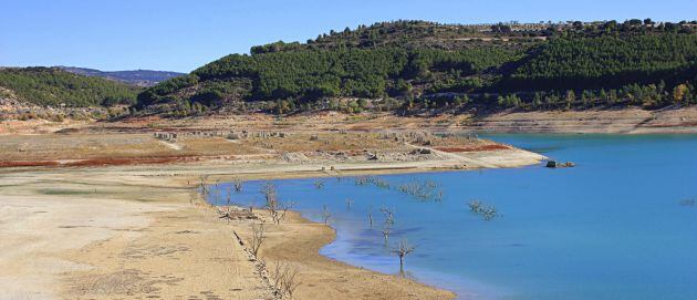 Ruinas de La Isabela en el embalse de Buendía.