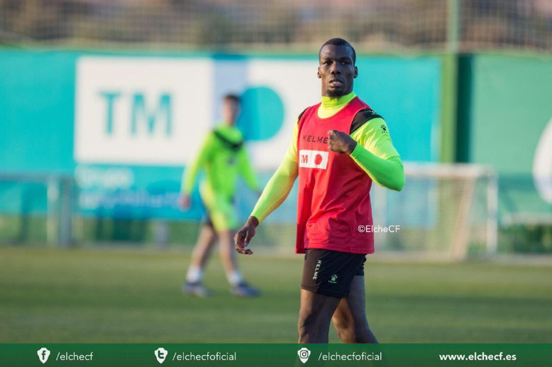 Florentin Pogba en un entrenamiento con el Elche 