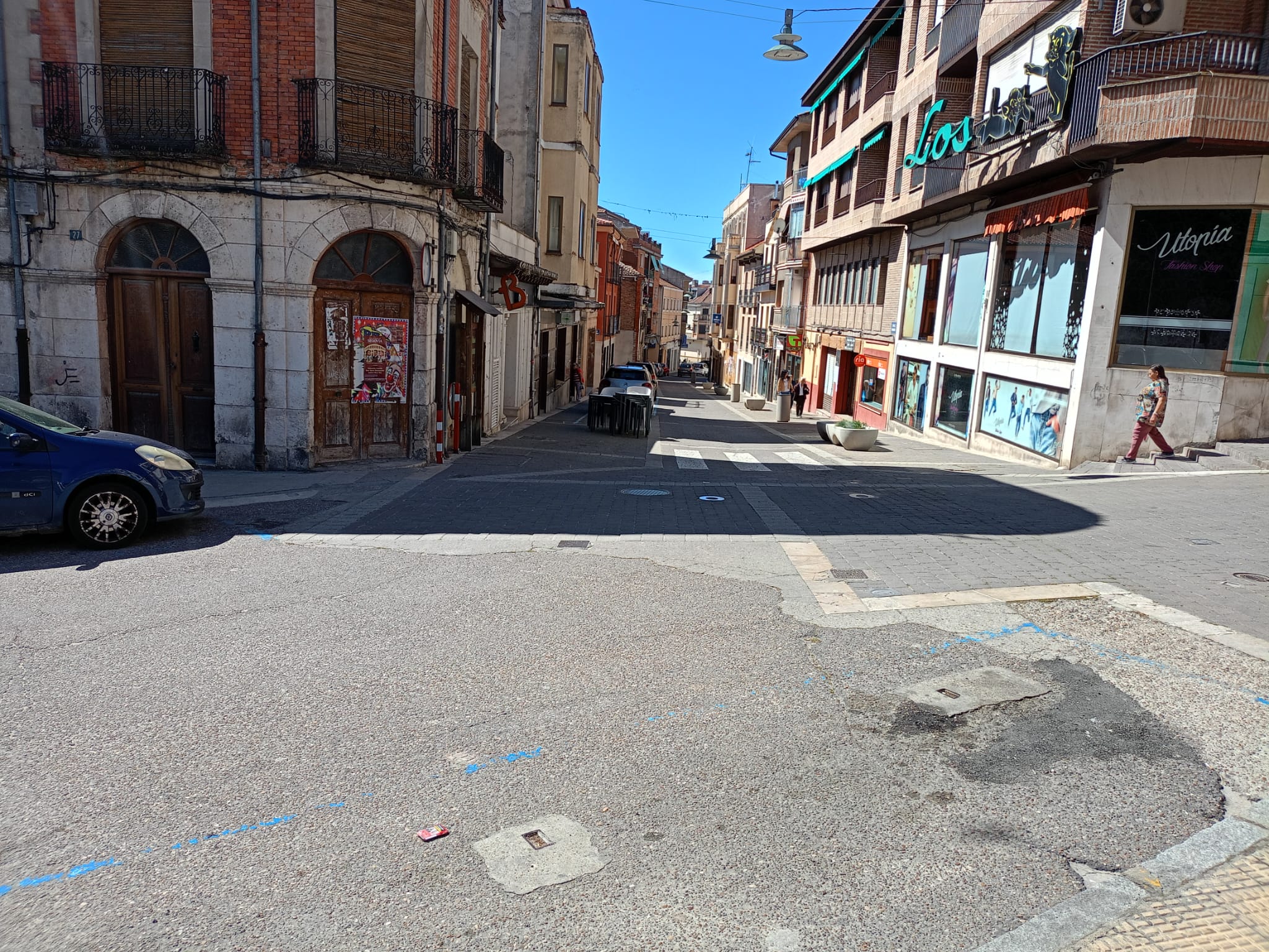 Cruce de San Francisco con la confluencia de la calle Parras en Cuéllar