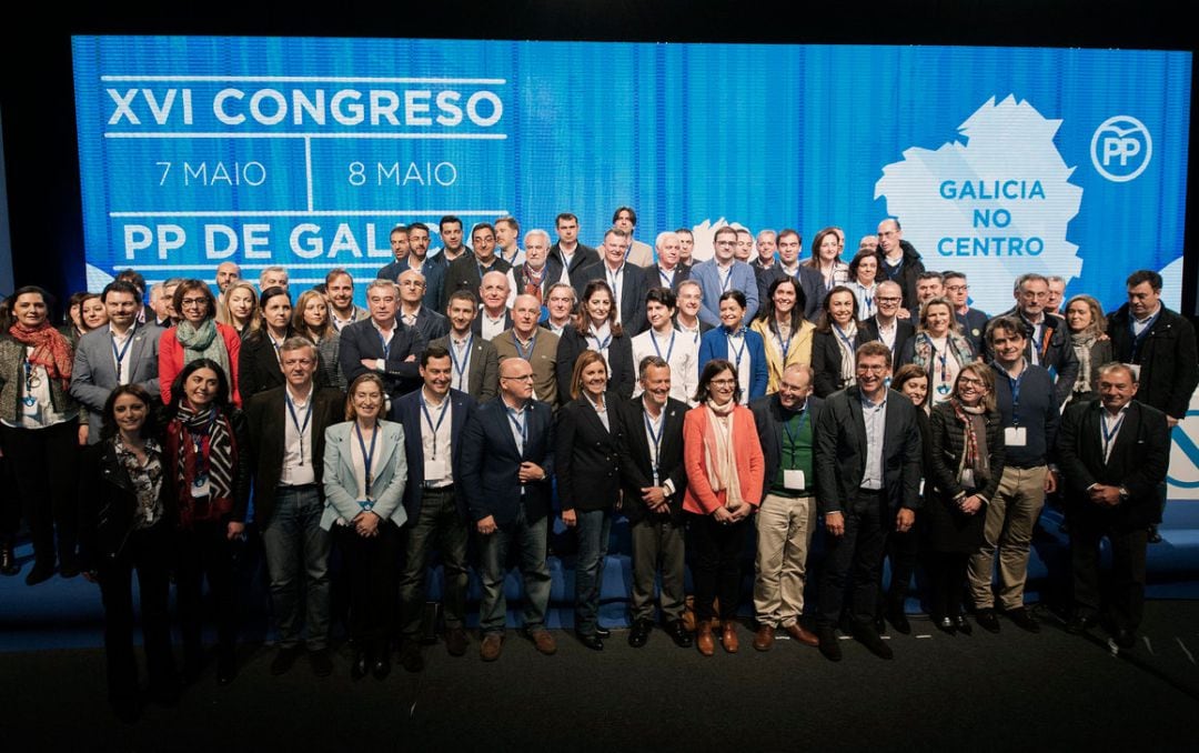 Foto de familia del 16 congreso del PPdeG