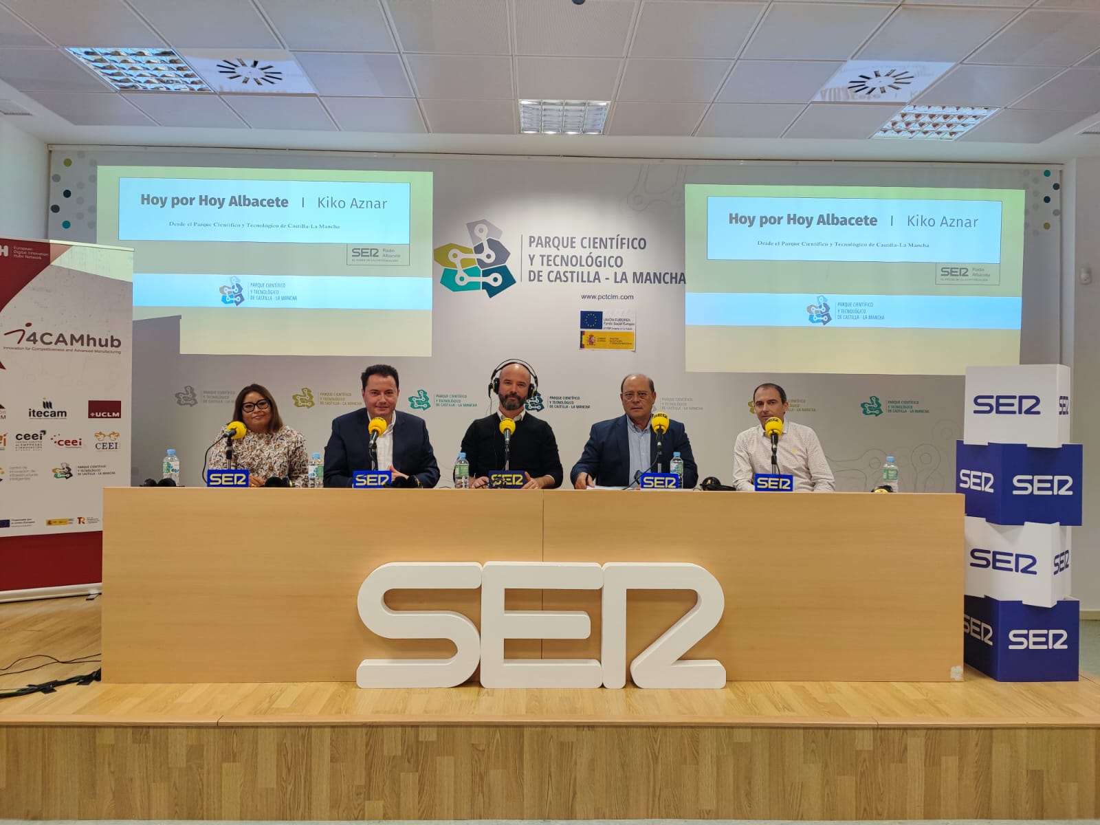 Otro de los momentos del programa de Radio Albacete con algunos de los empresarios