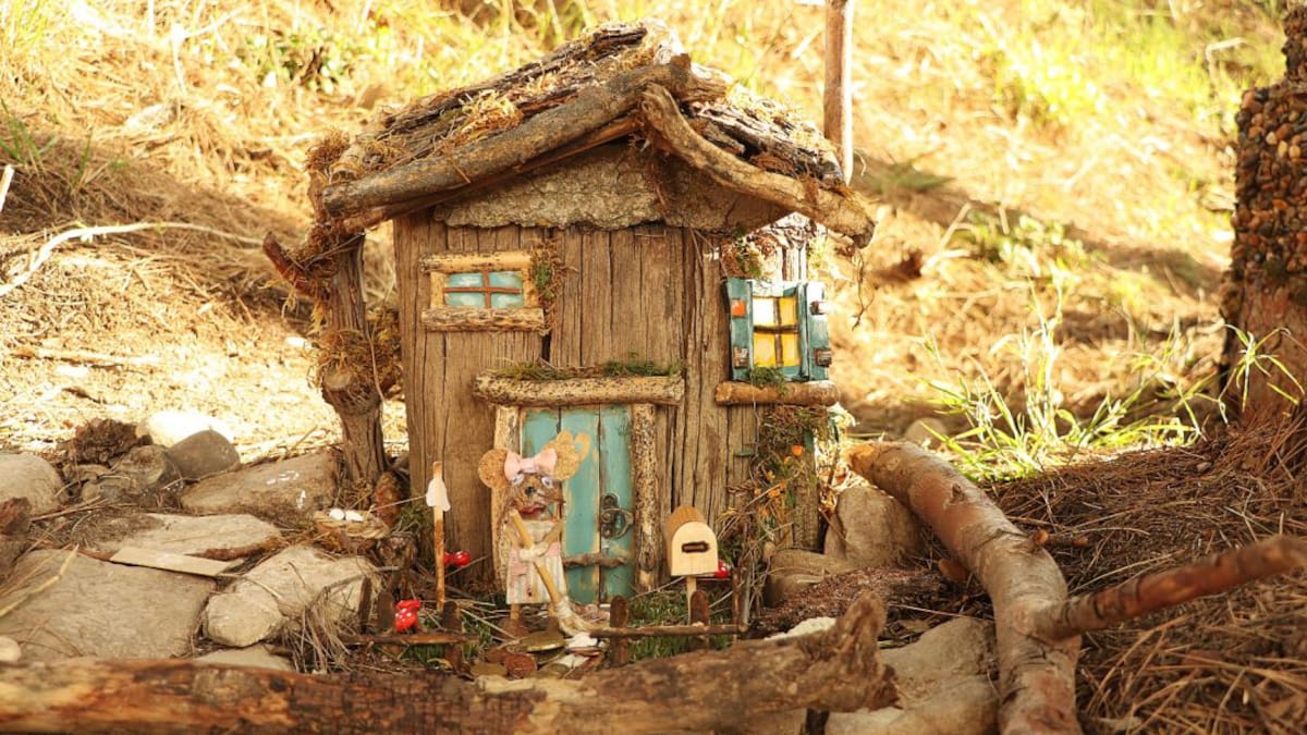 'Burosque encantado': un mundo mágico que brotó de un diente de leche y ha disparado el turismo en un pueblo