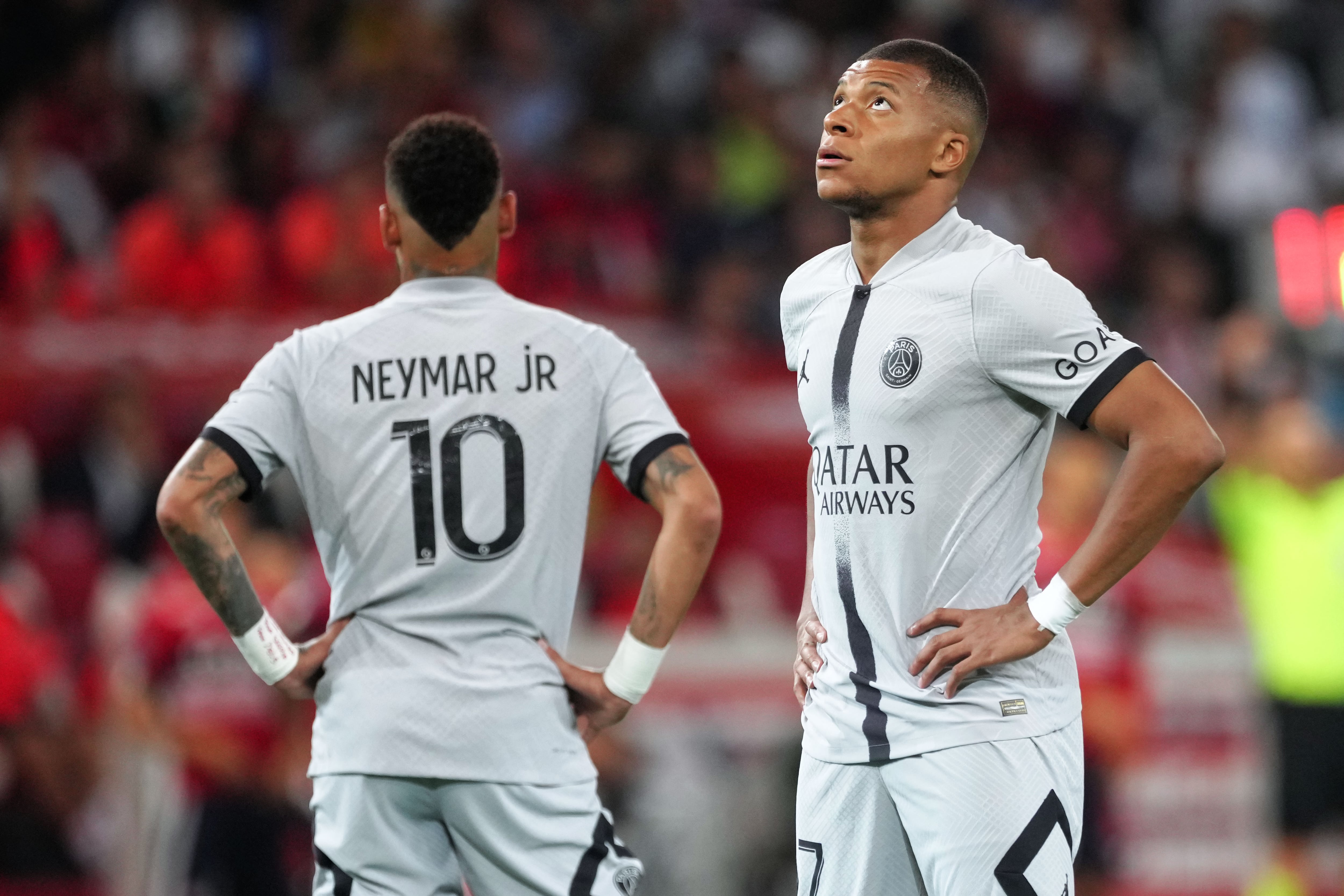 Kylian Mbappé, junto a Neymar Jr., en un partido con el PSG