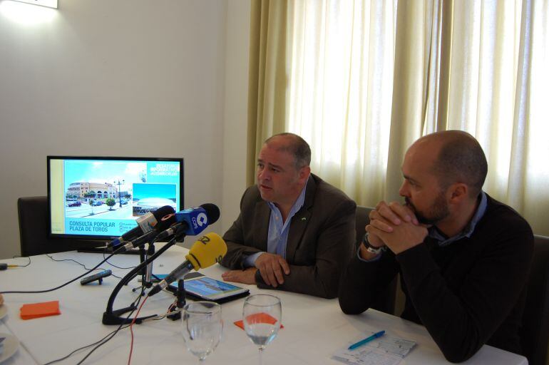 Jorge Romero y Miguel Alconchel, en una rueda de prensa.