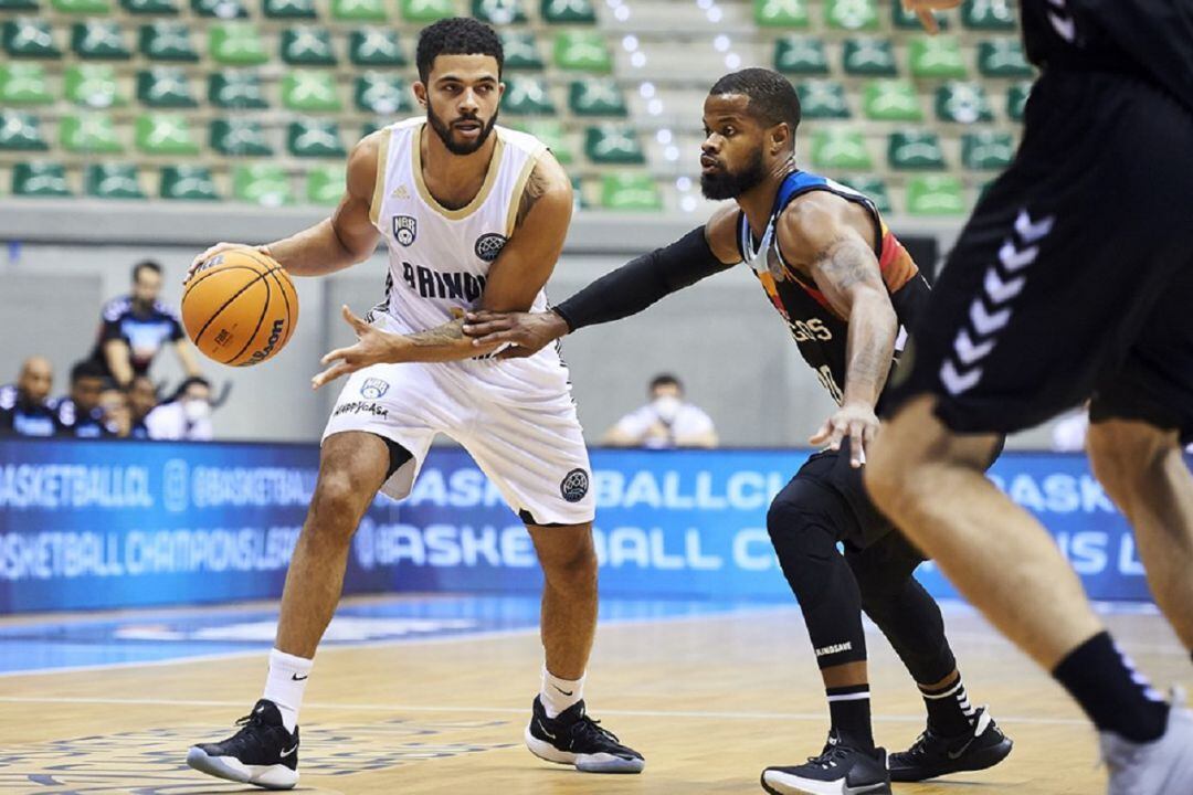 Omar Cook frente a Happy Casa Brindisi