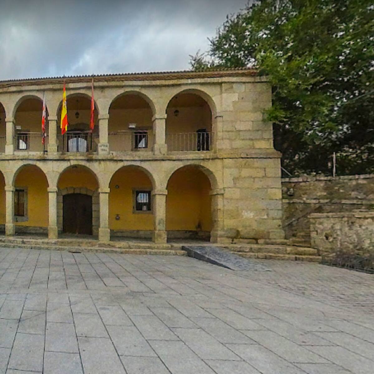 Bustarviejo mejora su alumbrado público y el asfaltado de calles a través del Programa de Inversión Regional