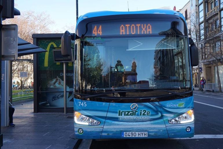 Un autobus que daba servicio a la línea 44