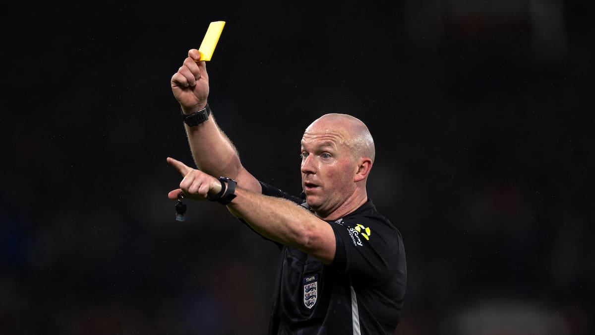 La IFAB abre la puerta nuevos a supuestos de actuación del VAR: dobles amarillas y saques de esquina