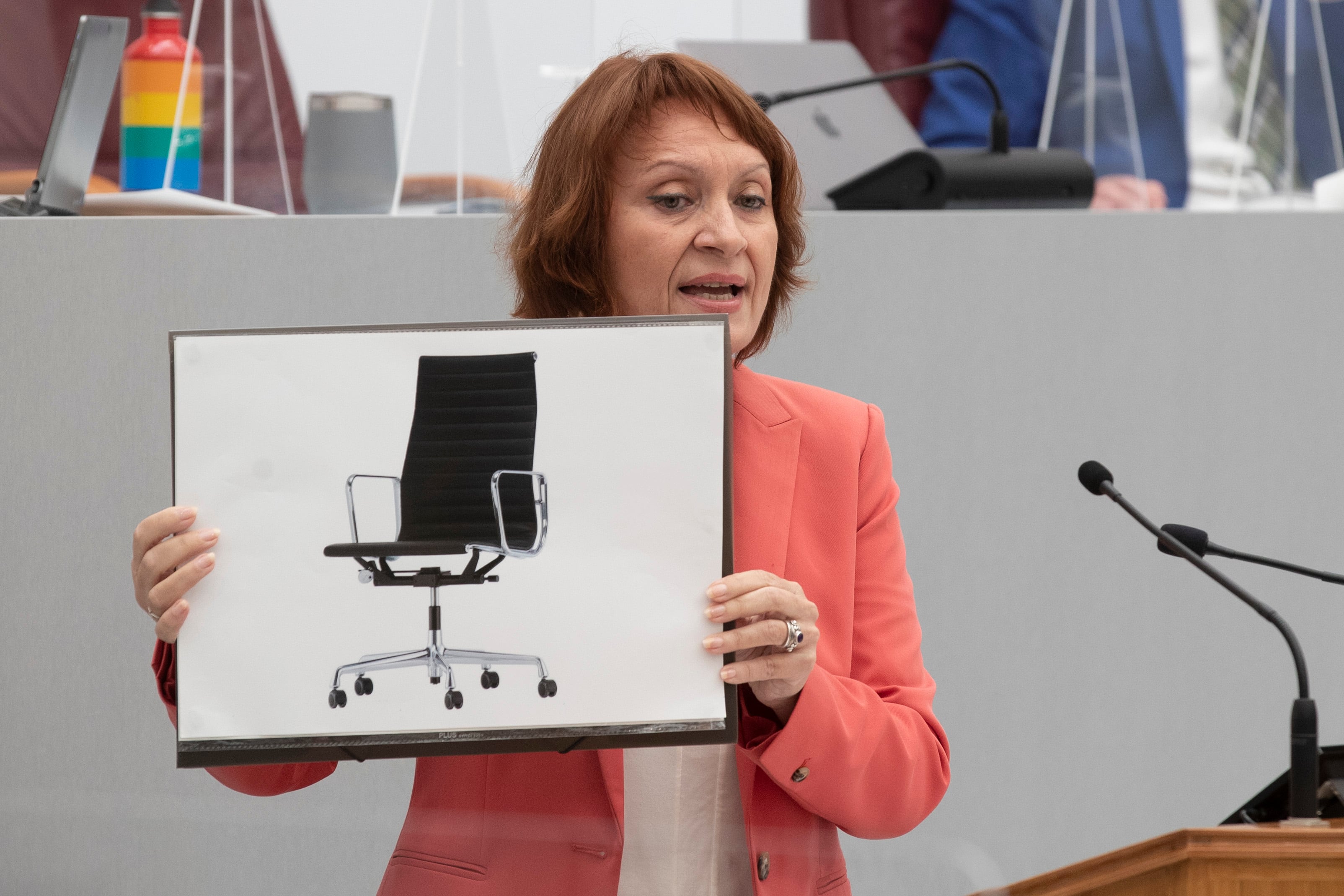 María Marín, de Unidas Podemos, en la Asamblea Regional