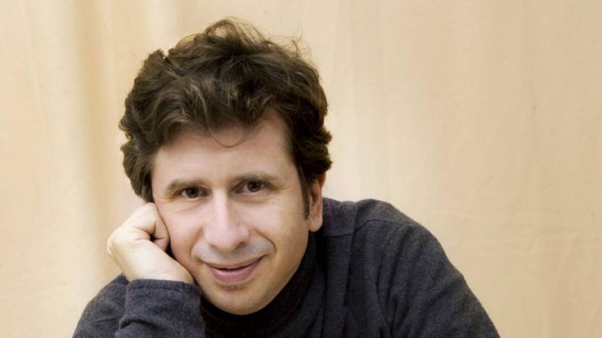 Gabino Diego sopla las velas con Radio Salamanca