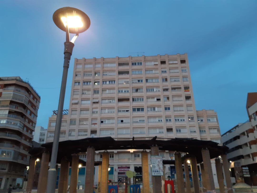 Cambio de iluminación en la plaza del Zapatero de Elda