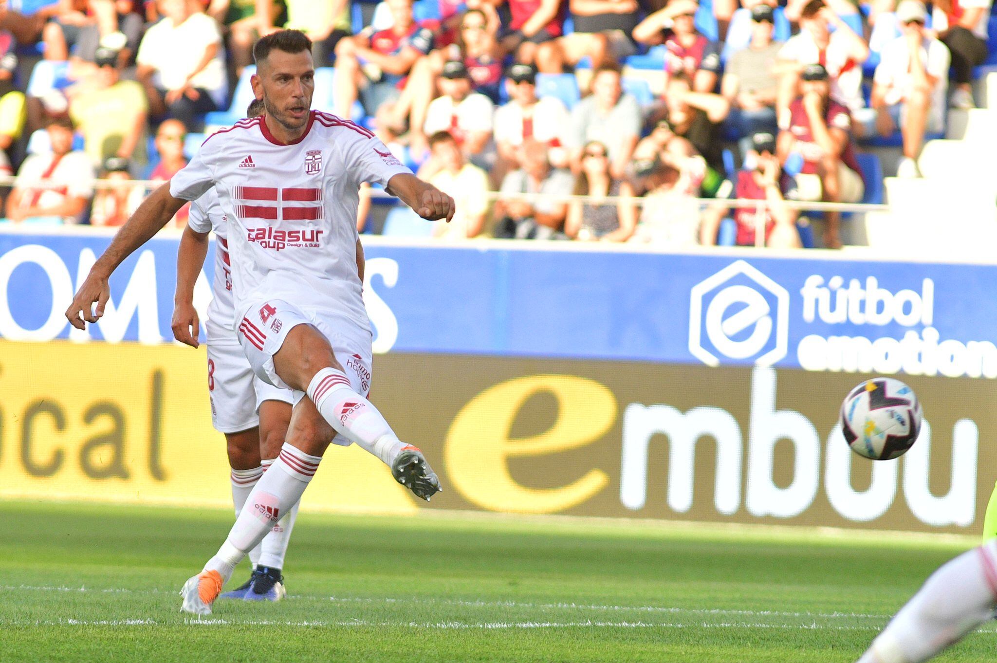 Pedro Alcalá en el Huesca-FC Cartagena