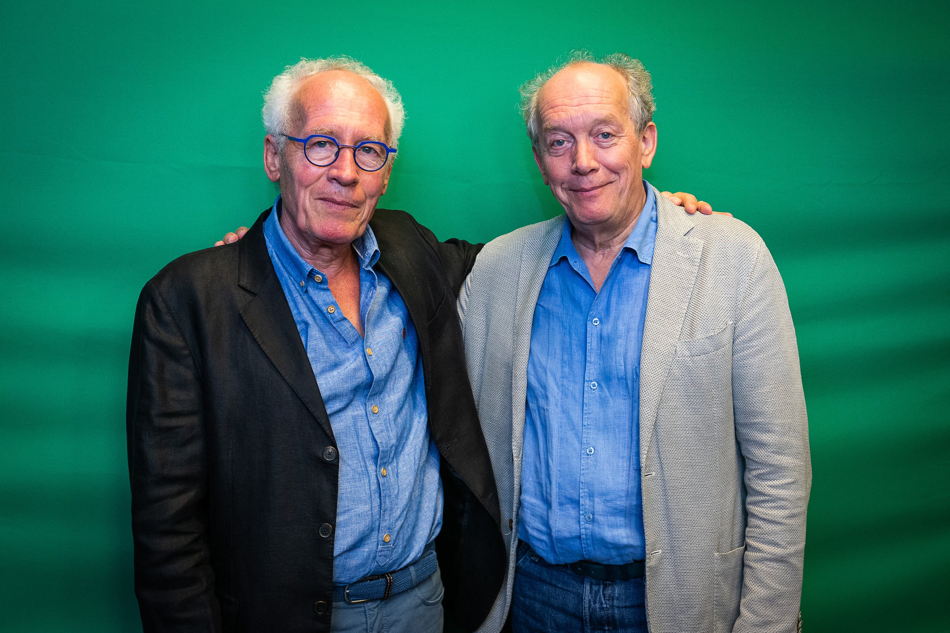 Jean-Pierre Dardenne and director Luc Dardenne en una presentación de 'Tori y Lokita' (Photo by JAMES ARTHUR GEKIERE/BELGA MAG/AFP via Getty Images)