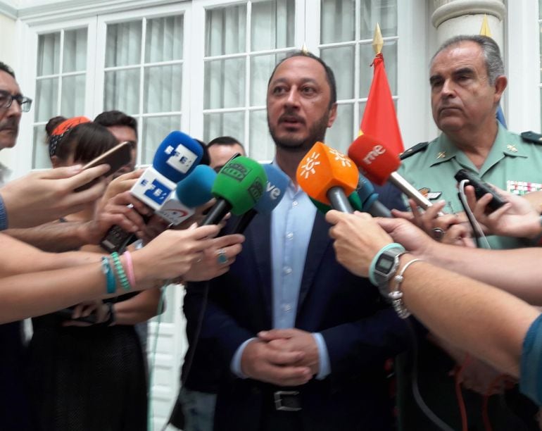 El delegado del Gobierno en Andalucía, Alfonso Rodríguez Gómez de Celis,ha anunciado la construcción de un nuevo Centro de Atención Temporal de Extranjeros en Motril
