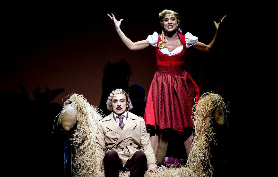 Victor Ullate y Cristina Llorente en 'El Jovencito Frankenstein'