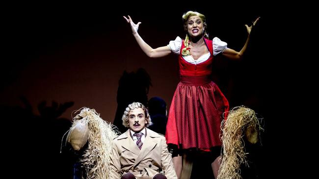 Victor Ullate y Cristina Llorente en 'El Jovencito Frankenstein'