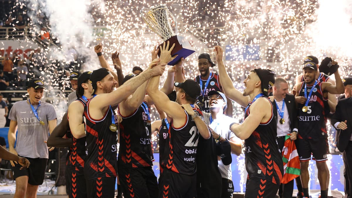 Bilbao Basket: 25 años, 25 plantillas | Xavi Rabaseda, el capitán que levantó el trofeo en Salónica