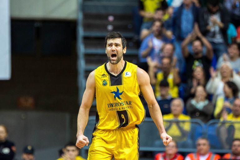 El montenegrino Blagota Sekulic fue vital para el triunfo aurinegro