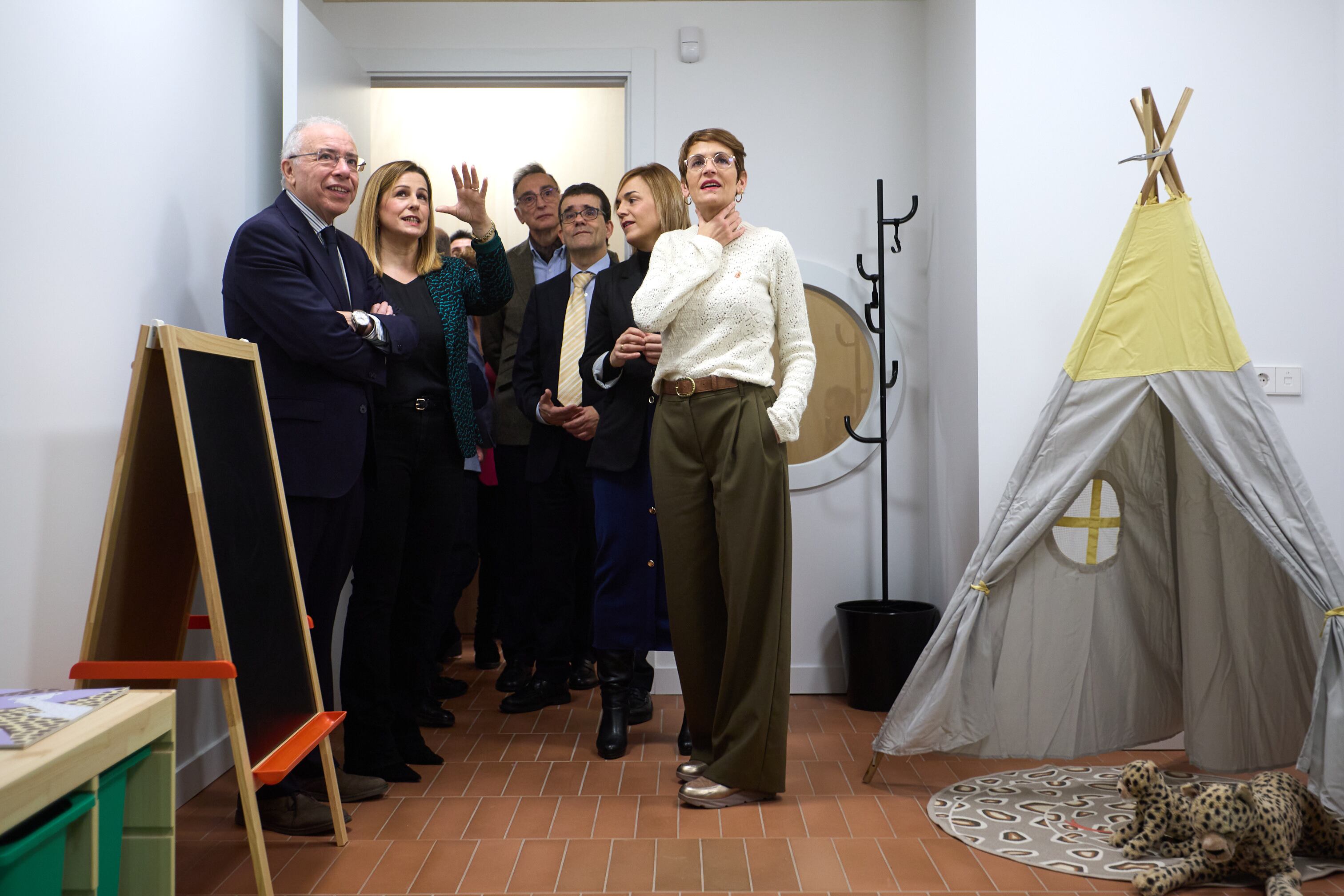 La Presidenta de Navarra, María Chivite, visita el nuevo centro de atención integral para menores víctimas de abuso sexual, denominado Barnahus