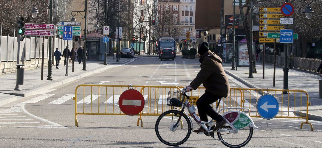 El centro de Valladolid está cortado al tráfico por los altos niveles de contaminación